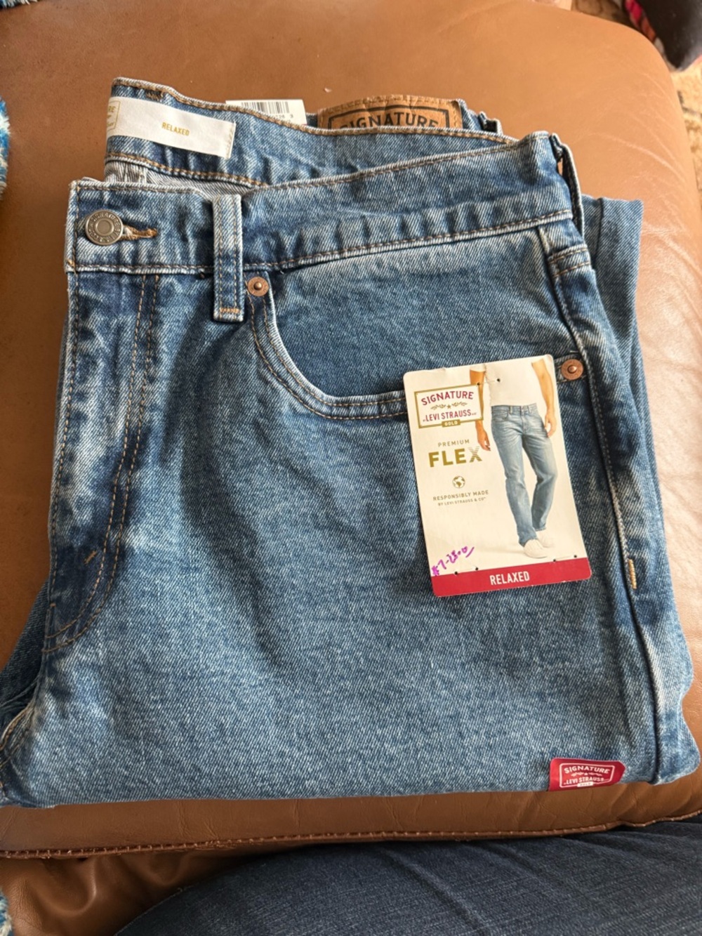 Signature by Levi Strauss Straight Leg Blue Jeans - Relaxed Fit - Picture 2 of 6